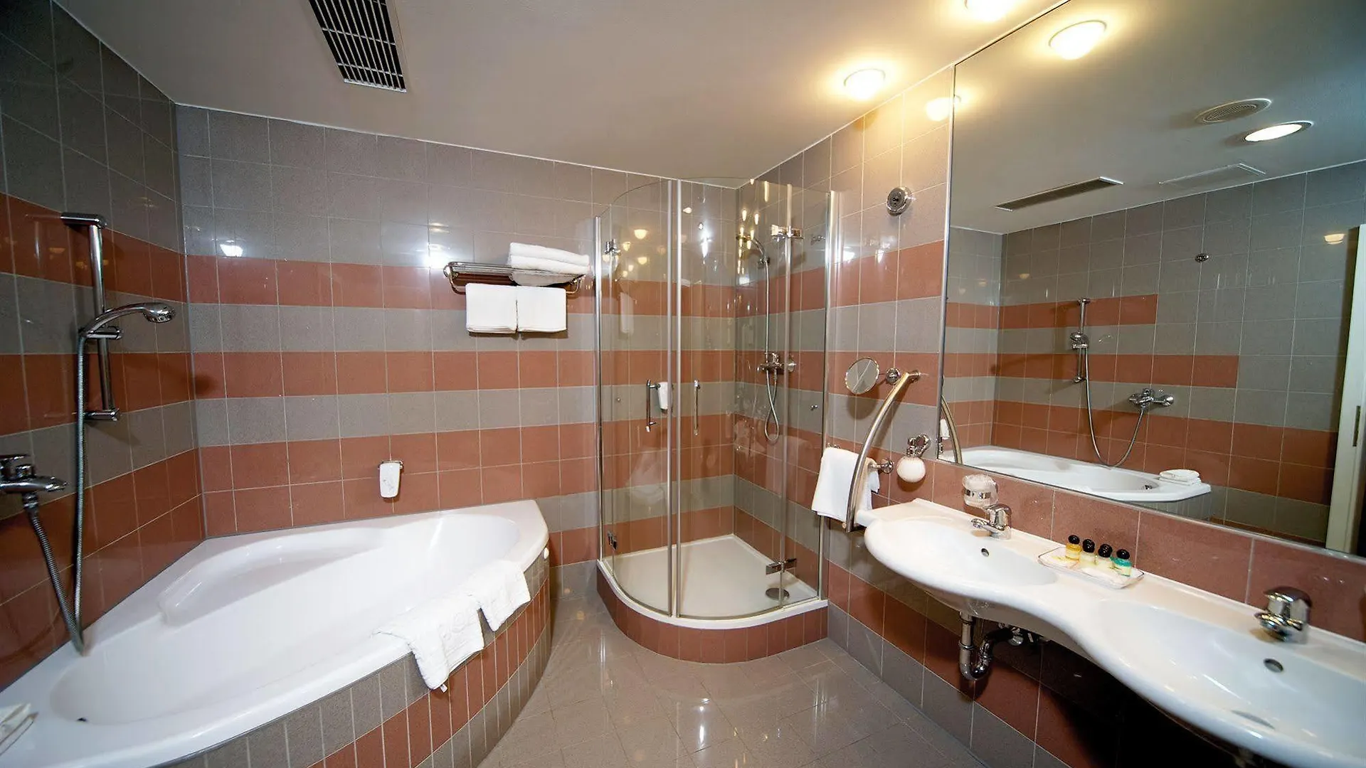 Orea Spa Hotel Cristal Марианске-Лазне 4*,